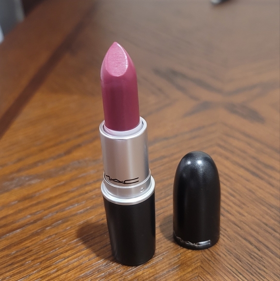 Mac lipstick (Captive #803) - Picture 5 of 9